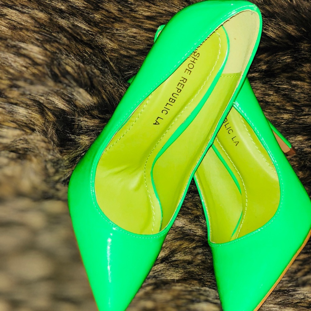 Lime green Shoe Republic pointed toe heels
